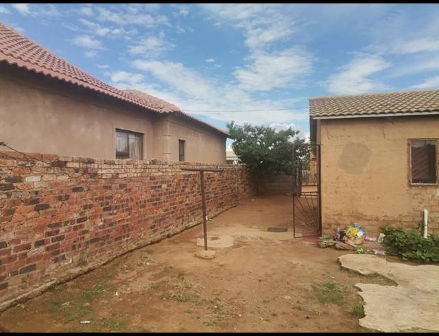 2 BEDROOM HOUSE FOR SALE IN SOSHANGUVE SOUTH